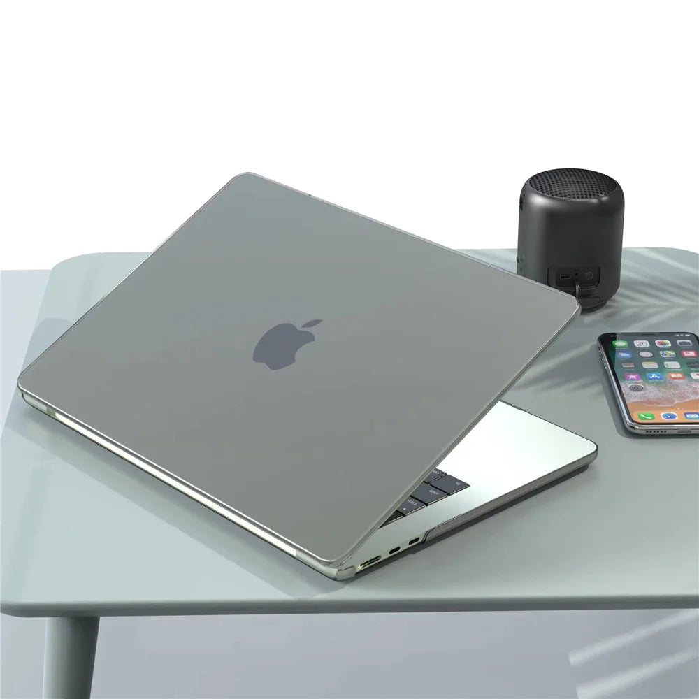 Slim Plastic Laptop Case for MacBook Air & Pro, 13–16" — product image 3