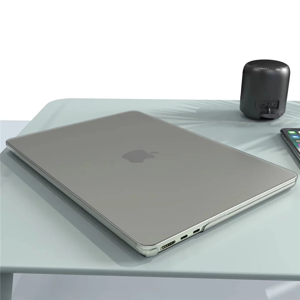 Slim Plastic Laptop Case for MacBook Air & Pro, 13–16" — product image 4